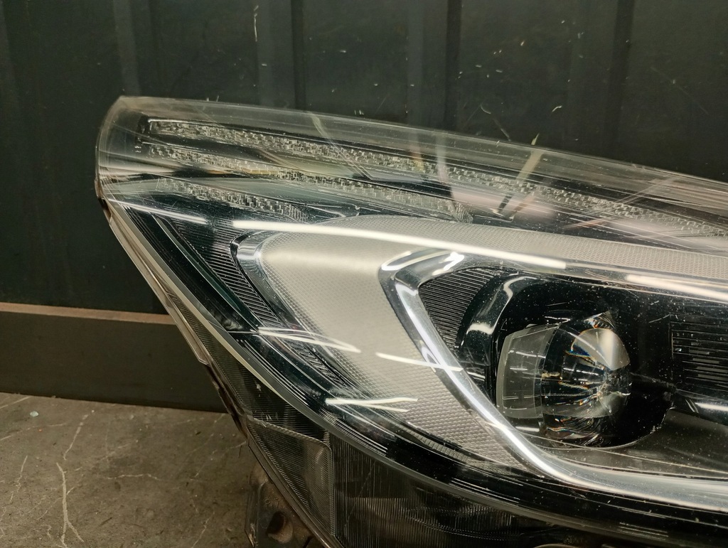 EM2B-13W029-CM Righer Ford S-MAX MK2 2017 Full LED Product image