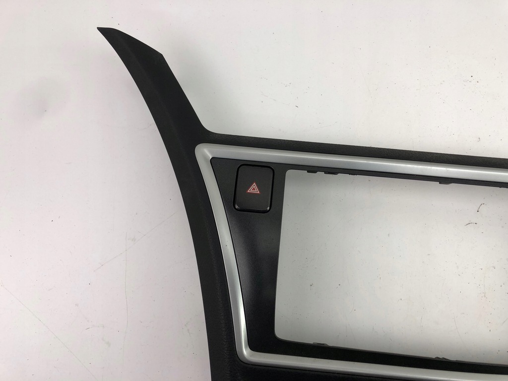 CADRU CAPAC RADIO TOYOTA AURIS II 55405-02430 Product image