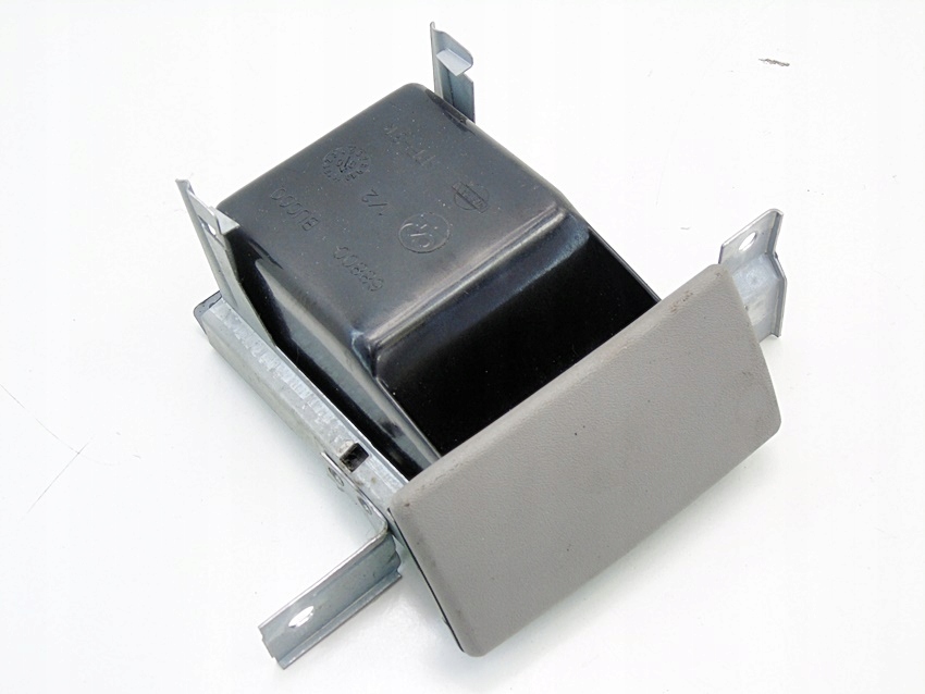 Compartiment Ashpter din 68800b000 Nissan Almera Tino 2002 2.2 Di Console Product image