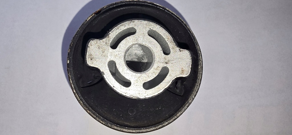 Bucșă braț de control inferior față Jeep Grand Cherokee WL 2021 - 2024 Product image