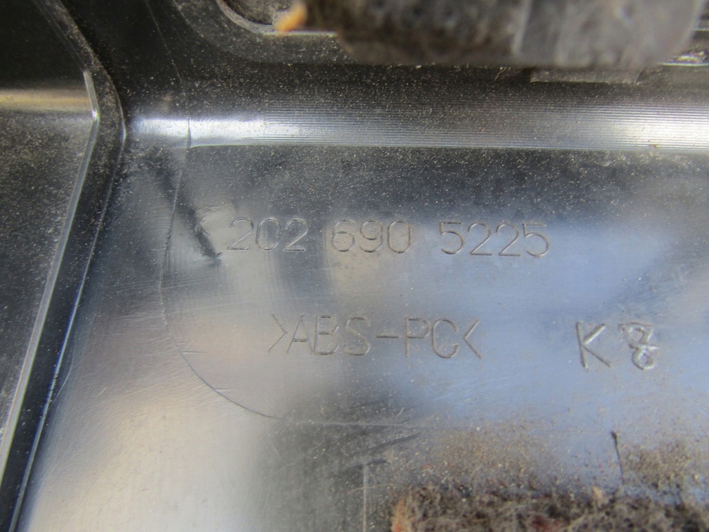2 MERCEDES W202 COMBI CAPACĂ PORGAI SPATE ÎN PORGAI Product image