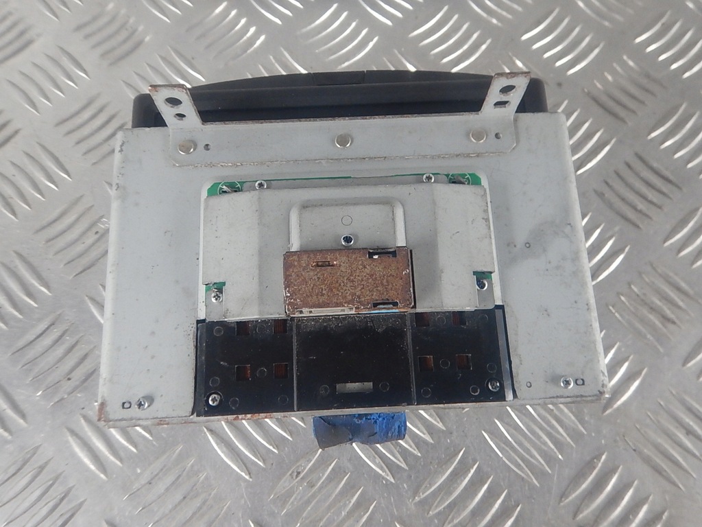 VOLVO S60 I V70 II XC70 LIFT ECRAN DISPLAY DVD 30656245 ORIGINAL Product image