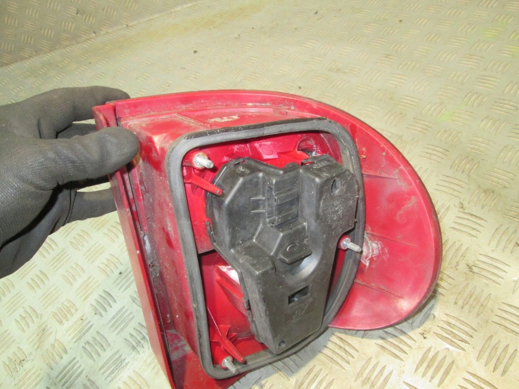 LAMPĂ SPATE DREAPTA ÎN APARĂ FORD GALAXY MK1 95- Product image