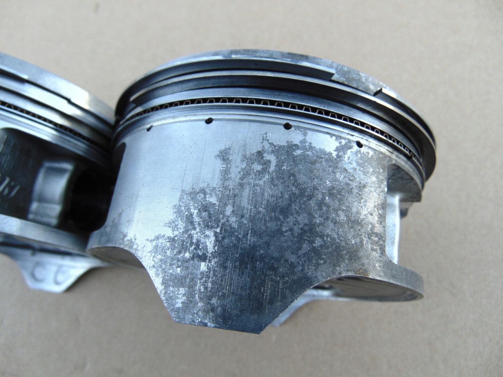 SUZUKI VZ 1600 MARAUDER PISTONI SINGLE Product image