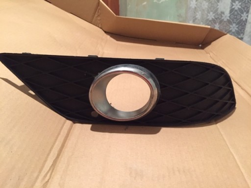 MERCEDES W169 GRILĂ CADRU DREAPTA A1698852822