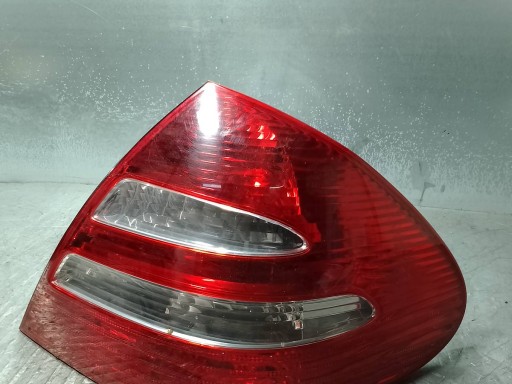 LAMPĂ SPATE DREAPTA MERCEDES-BENZ W211 A2118200464 SEDAN