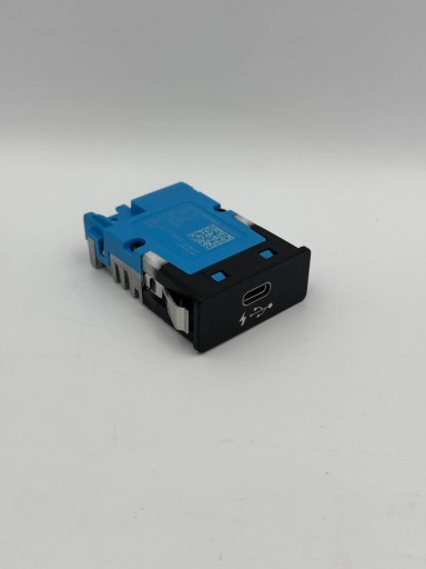 PRISA ÎNCĂRCĂTOR USB C BMW G01 G05 G11 G20 G30 X1