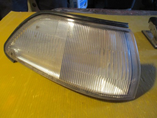 2015/8 LAMPĂ DE SEMNALIZARE, BLINKER FAȚĂ DREAPTA, TOYOTA CARINA E KOITO 20-198