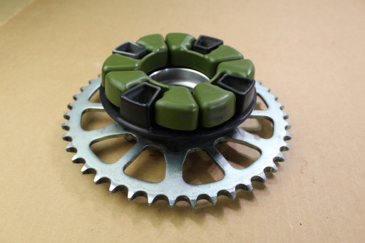 KAWASAKI Z 900 20 - PINION ROATA