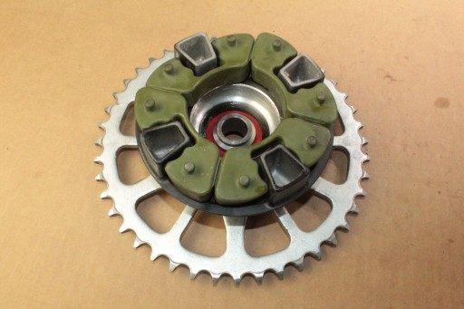 KAWASAKI Z 900 20 - PINION ROATA
