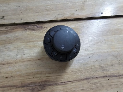 COMUTATOR LUMINA OPEL CORSA D 13249396