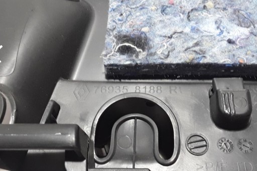 Capacul din spate stânga al Renault Twingo III (BCM_) Pilonul 769358188 2015