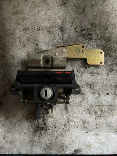 Castelul celui de -al cincilea ușă Skoda Octavia 1 1U6 827 565 J 1U6827565J