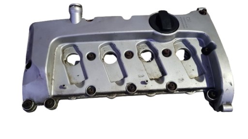 Audi A4 B6 2.0 ALT VALVE COVER