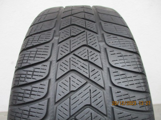 1x 235/65R17 Pirelli Scorpion Winter 5.5mm