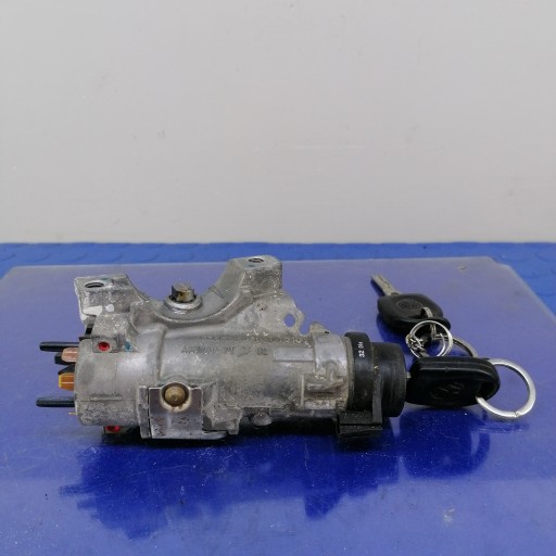PASSAT B5 FL PENTRU Aprindere CU CHEIE 4B0905851G