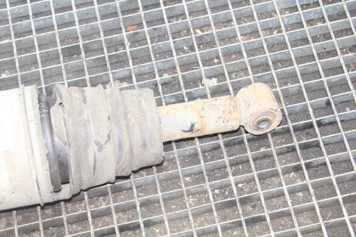 Din spate dreapta pneumatic Land Rover Discovery III (L319)