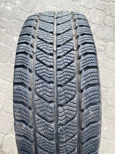 1buc SEMPERIT Van-Grip 3 215/65/15 C 104/102T 2023 10,1 mm