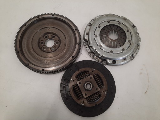 VOLKSWAGEN GOLF 5 V 03-09 VOLANT AMBREIAGE RIGID 699456 BKC