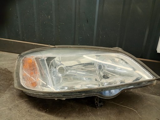 Faruri drepte Opel Astra Ii Hella