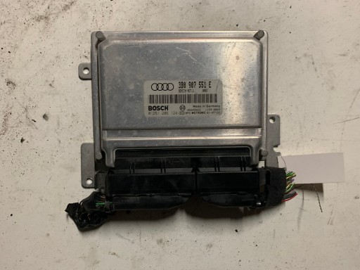 CALCULATOR AUDI A8 2.8 0261206124 3B0907551E