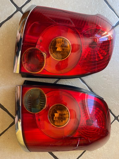 Lampa spate Toyota Avensis T25 03-06 break Europa DREAPTA