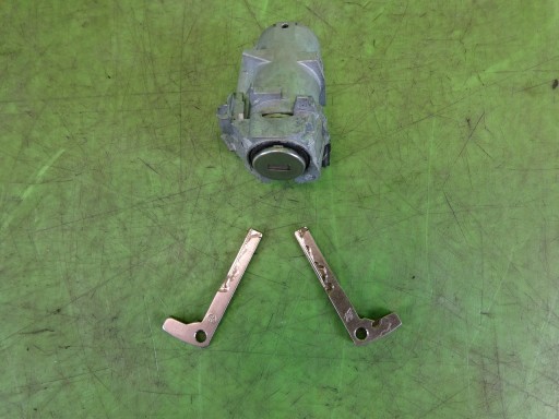 Inserție de blocare cu tasta INFINITI Q30 QX30