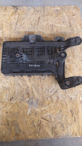 #1K0915333-B# Baza bateriei VW TOURAN