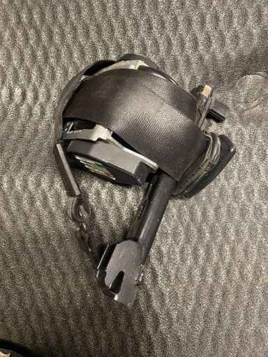 AUDI A6 C6 CENA DE SIGURANŢĂ DREAPTA 4F0857706A