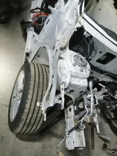 BMW 2 F46 Grand Tourer lift