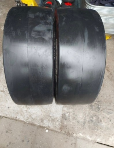 Anvelope solide pentru un stivuitor 355x50x20