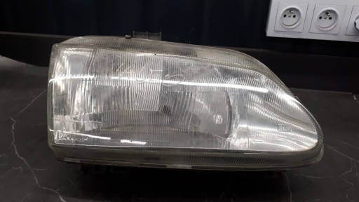 Far fata dreapta Renault Megane