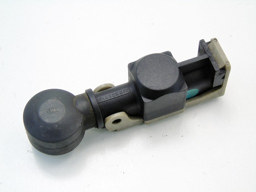 CONECTOR CAPRIT CLIP CABLURI CURTARE 1.2 6V FABIA SI POLO N9 FOX