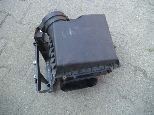Carcasa filtrului de aer MERCEDES A6070900101