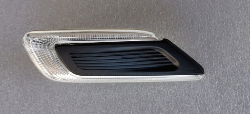 MINI CLUBMAN F54 BANDA SEMNALIZAREA DREAPTA