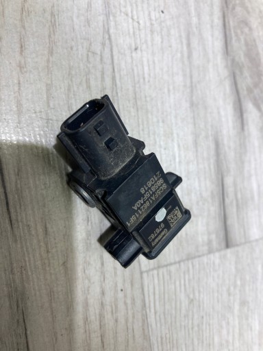 Senzor de impact 985815FA0A Nissan Micra K14 18 ani