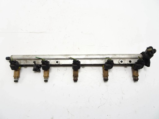 Wtryskiwacze listwa wtryskowa KPL. Volvo S40 V50 C70 2.4 Benzyna