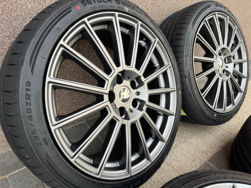SKODA SUPERB III ROȚI DE VARĂ 235/40R19 AEZ NOU