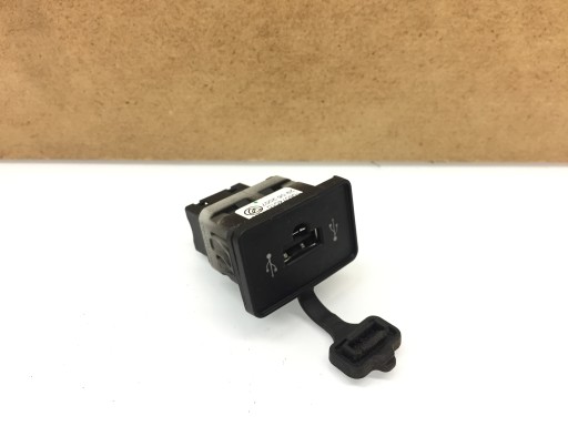 CONECTOR USB ALFA ROMEO 159 156074010