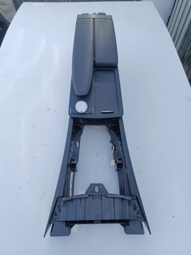 MERCEDES W207 E-CLASS COUPE CENTER TUNNEL ARMREST ENGLISH UK