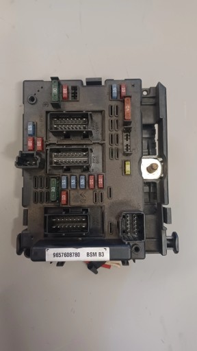 Peugeot Fuse Box 206 9657608780